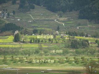 120503_1408_長峰スポーツ公園途中から撮影した瑞穂地区（飯山市）