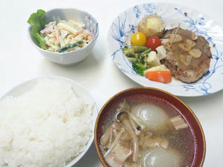 120809_2033_仮住まいの晩ごはん