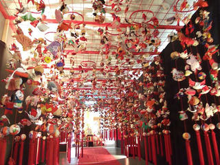 130320_1337_二千体のつるし雛のぞき雛（根羽村）