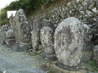 131012_1212_中尾辻の石仏群（伊那市長谷）