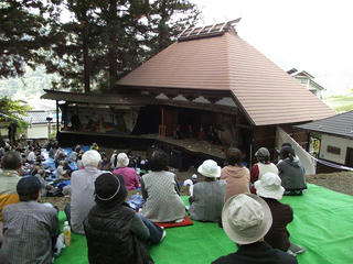 131012_1242_中尾歌舞伎秋季公演（伊那市長谷溝口・熱田神社）