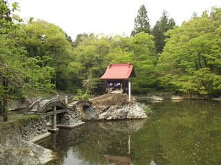 140503_1536_月不見の池（新潟県糸魚川市）