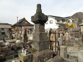 140321_1504_西念寺にある花井吉成の墓（長野市松代町）