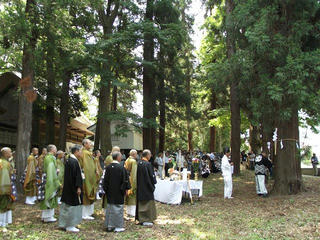 140726_1014_善光寺御開帳回向柱「斧入れ式」（長野市松代町）