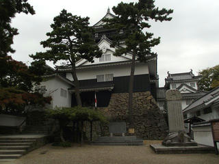 111123_0949_岡崎城（愛知県岡崎市）