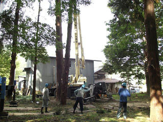 140923_0928_1_善光寺御開帳・回向柱伐採（長野市松代町）