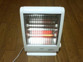 150113_2055_絶好調運転中のコンパクト電気ストーブ