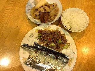 150319_2050_仮住まいの晩ごはん