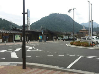 150616_1049_ＪＲ大月駅・岩殿山（山梨県大月市）