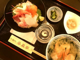 150816_1431_氷見漁港場外市場ひみ番屋街・番屋亭の海鮮番屋丼（富山県氷見市）