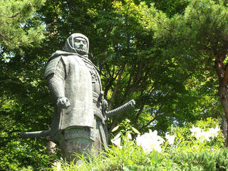 140720_0954_春日山城跡・上杉謙信銅像（新潟県上越市）