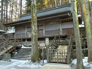 160211_0718_諏訪大社上社本宮・勅願殿（諏訪市）