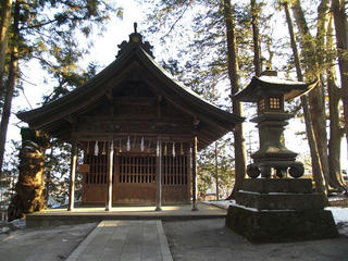 160211_0726_諏訪大社上社本宮・神馬舎（諏訪市）