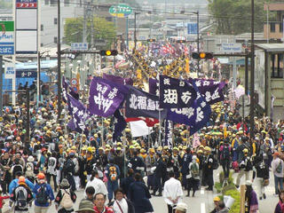 160503_1051_諏訪大社上社御柱祭「里曳き」（下馬橋）