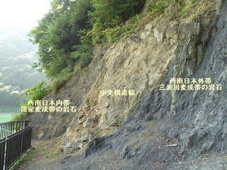 160816_1512_中央構造線 溝口露頭（伊那市長谷）