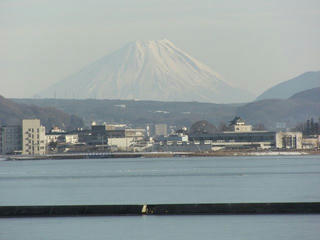 170128_1554_みずべ公園から望む富士山（下諏訪町）