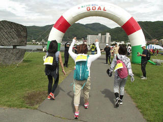 190922_1221_ゴール地点・諏訪市湖畔公園（岡谷市）