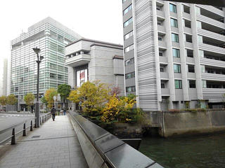 191201_1434_鎧橋と東京証券取引所（東京都中央区）