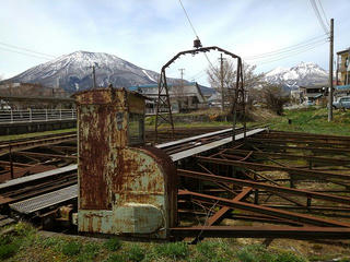 190428_1235_しなの鉄道黒姫駅構内に残るターンテーブル（上水内郡信濃町）