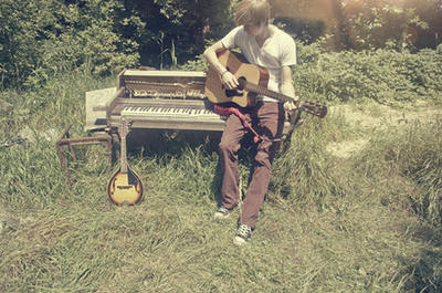 寒窗四載兩無猜