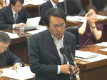 目薬を点す丸谷議員
