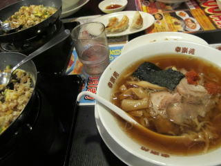 私はノーマル中華そばにお酢をたっぷり入れて食べるのが好きです。