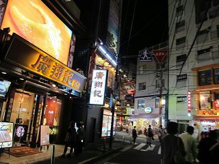 中華街、金曜日の夜なのにがらがらでした