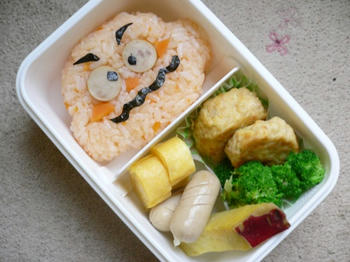 カレーパンマン弁当