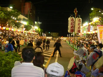 阿波踊り桟敷