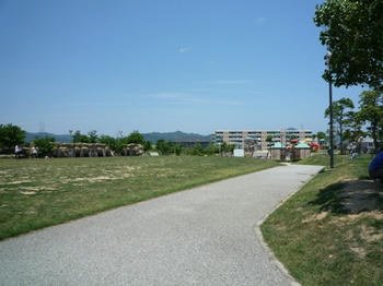 芝生広場