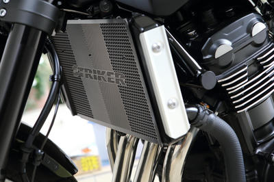 Z900RSにストライカーのラジエターコアガード装着