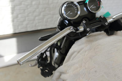 Z900RSのハンドル交換でハリケーンのコンチ２型ハンドルを装着