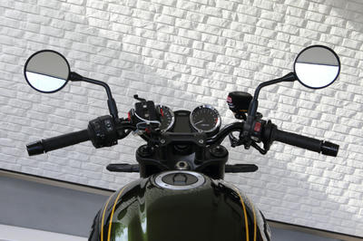 Z900RSにW800の純正ミラーを装着