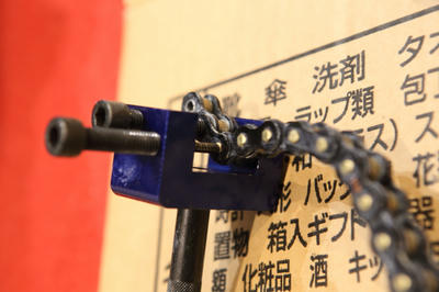 モンキー１２５のチェーンをＲＫのシールチェーンに交換
