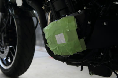 Z900RSのゼネレーターカバーとパルサーカバーに純正DOHCマーク装着