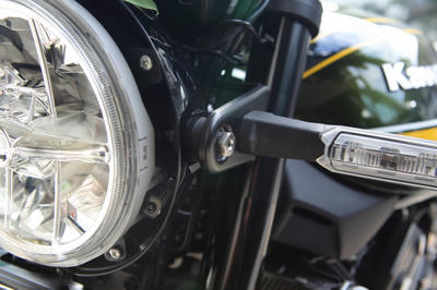 Z900RSにシックデザインのロードコメットのビキニカウルを装着