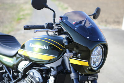 Z900RSにシックデザインのロードコメットのビキニカウルを装着