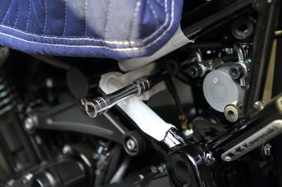 Z900RSのリアサスペンションをオーリンズに交換
