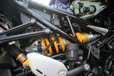 Z900RSのリアサスペンションをオーリンズに交換