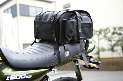 Z900RSにタナックスのミニフィールドシートバッグを装着