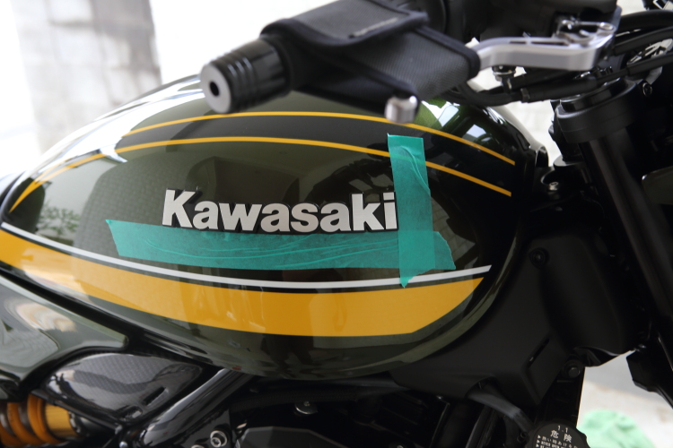 Kawasaki Z900RSタンクエンブレム