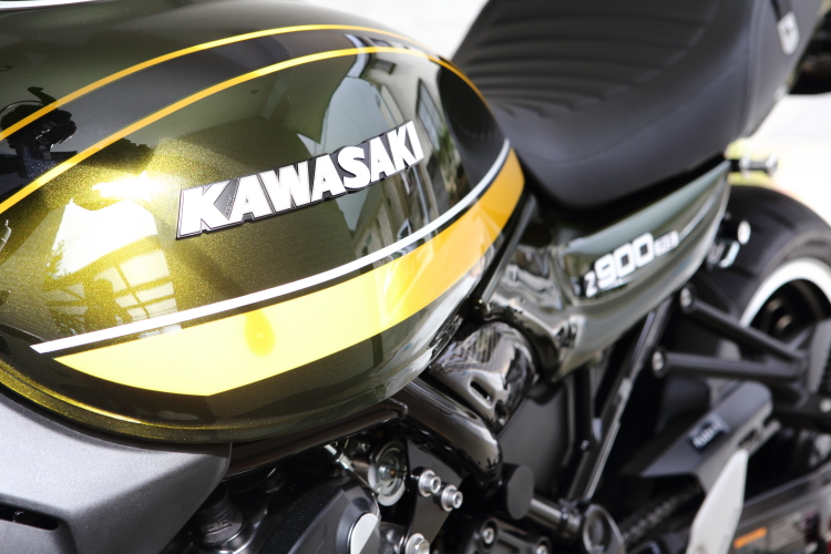 タイガーのタンクエンブレム交換｜NORICCHIのバイクカスタム