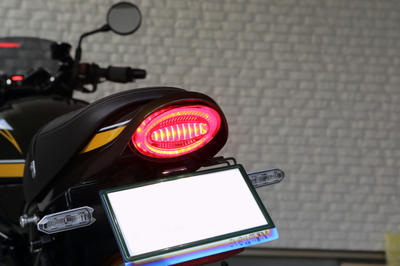Z900RSにポッシュのZ900RS用ルミナスLEDテールランプユニットを装着