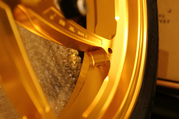 Z900RSのマルケジーニのホイールをコーティング