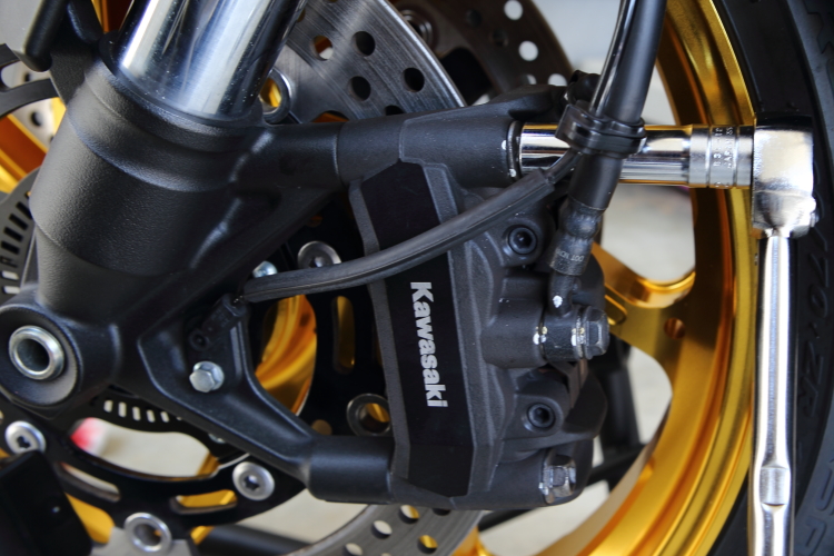 Z900RSにマルケジーニのM7RSを装着