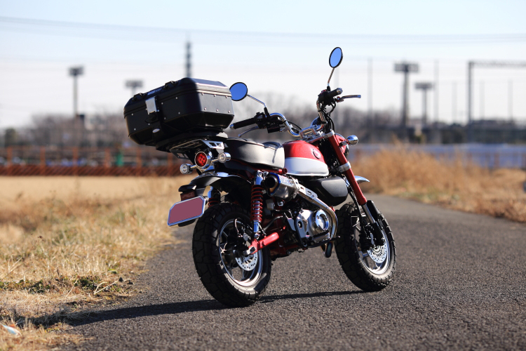 モンキー１２５にリアボックス GIVI DOLOMITI30を装着