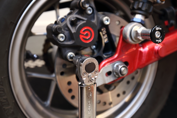 モンキー125のブレンボのパッド交換