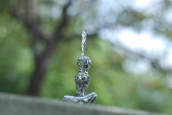 水