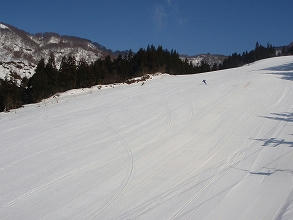 八海山スキー場中斜面