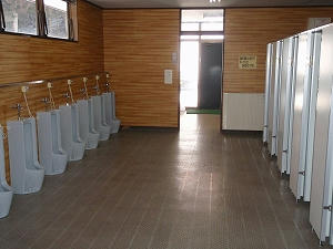 高畑スキー場トイレハウス２
